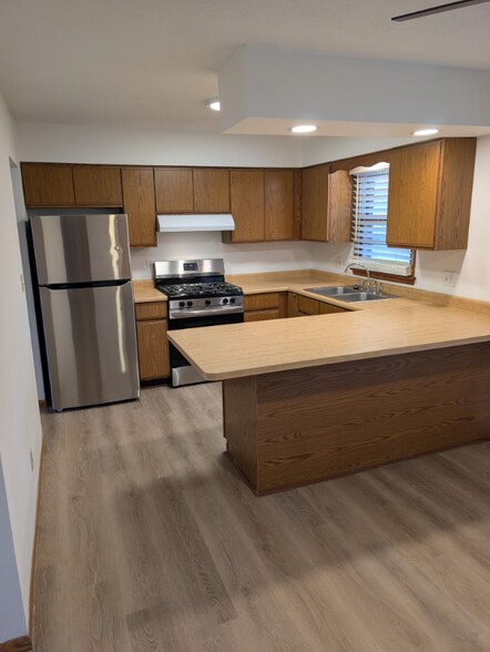 Building Photo - 1121 Dover St