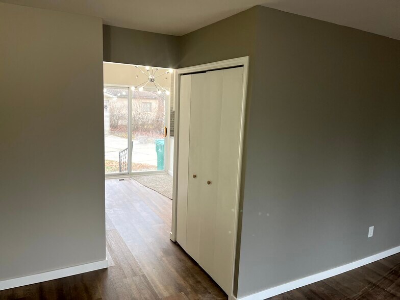 Building Photo - 30246 Spain Ct