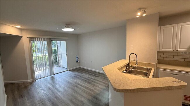 Building Photo - 850 S Tamiami Trl