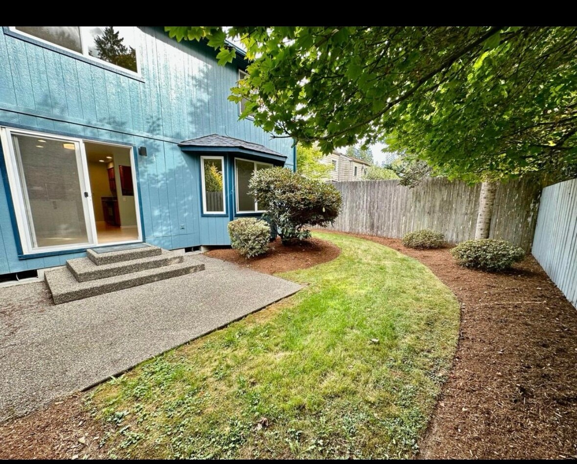 Building Photo - 1719 Quince St NE