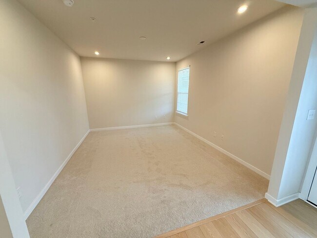 Building Photo - 2435 Ownby Ln