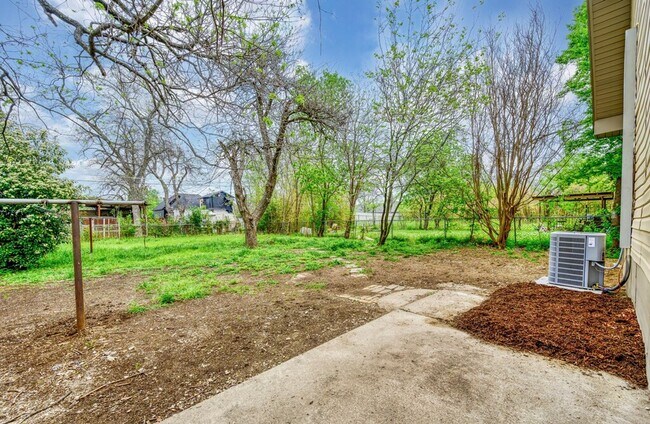 Building Photo - Well-maintained 3BD 2BA Home in Waco