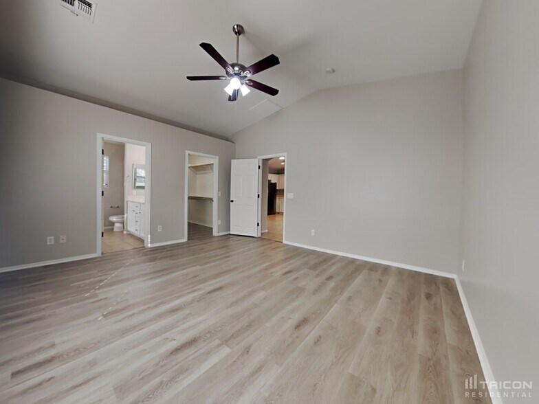 Building Photo - 14131 W Corrine Dr