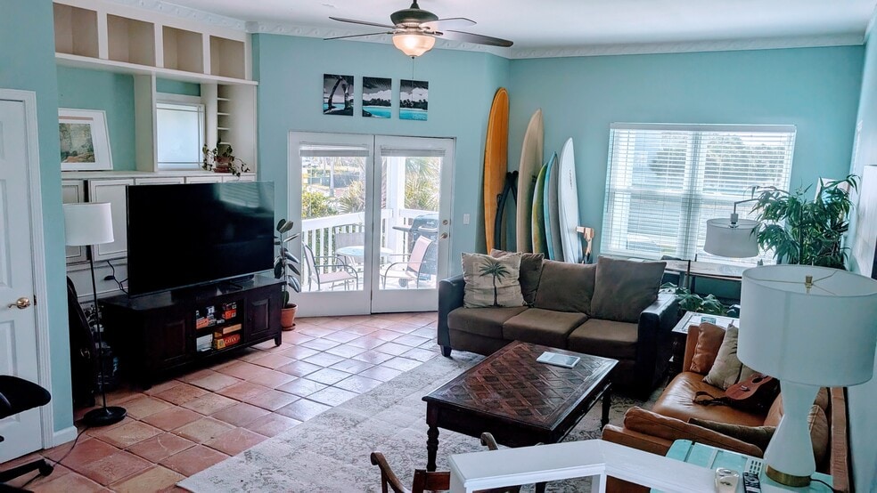 living room - 187 16th Ave S