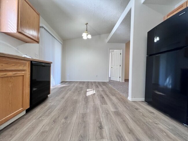 Building Photo - Amazing Home in Mahogany Park