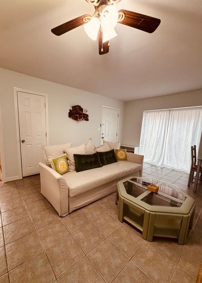 Building Photo - 215 Postoffice St