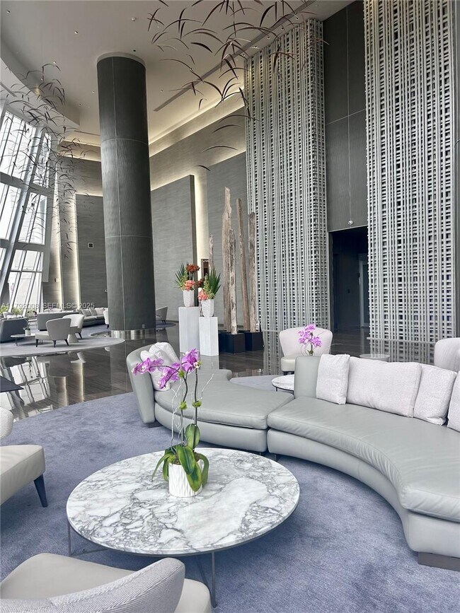 Building Photo - 1830 S Ocean Dr