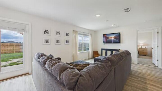 Building Photo - 235 Gray Owl Dr