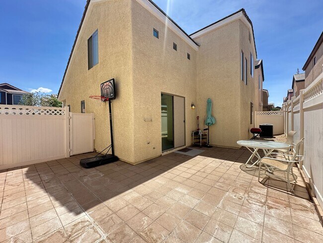Building Photo - 8137 Aurora Mist St