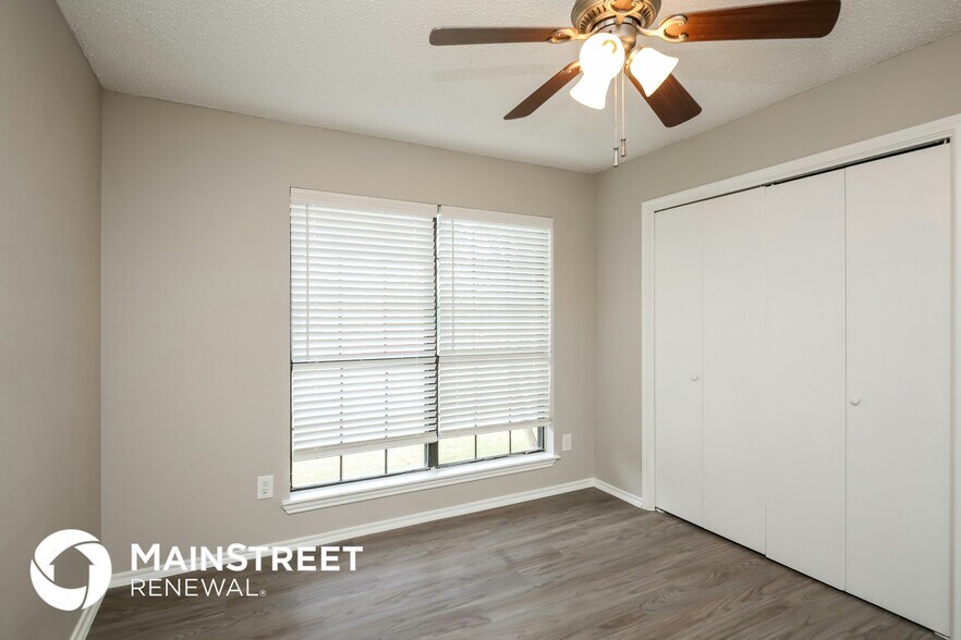Building Photo - 7401 Aberdeen Dr