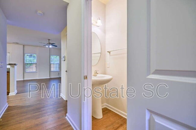 Building Photo - 457 Woodbark Ct