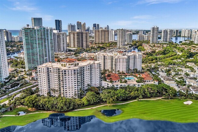 Building Photo - 20000 E Country Club Dr