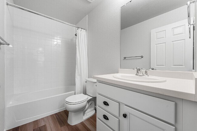 Building Photo - Charming 3-Bedroom Home in Thornton with Spacious Layout and Modern Amenities!