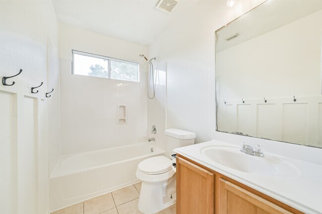 Building Photo - 33318 Cottonwood Bend