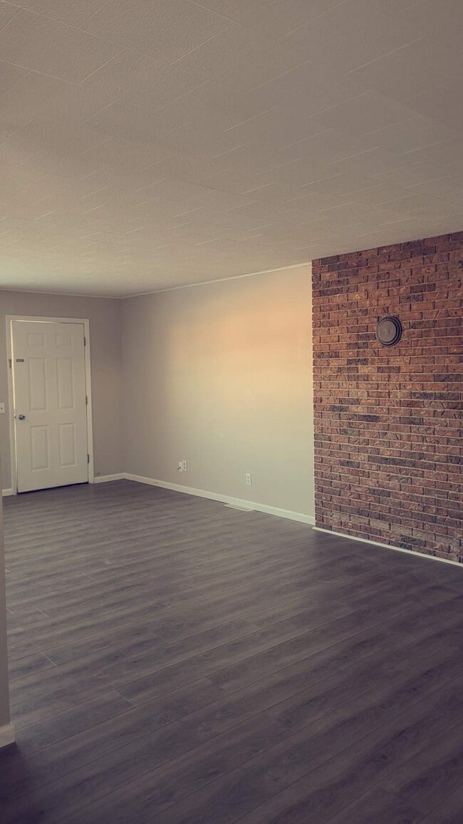 Building Photo - 210 South St