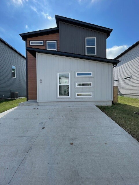 Primary Photo - 881 Massachusetts Ave