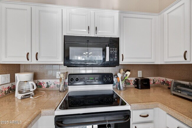 Building Photo - 1831 E Lindrick Dr