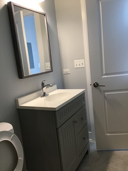 Building Photo - 8048 S Marshfield Ave