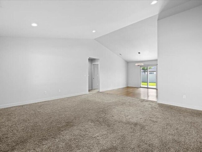 Building Photo - 4313 Vermilion Ln