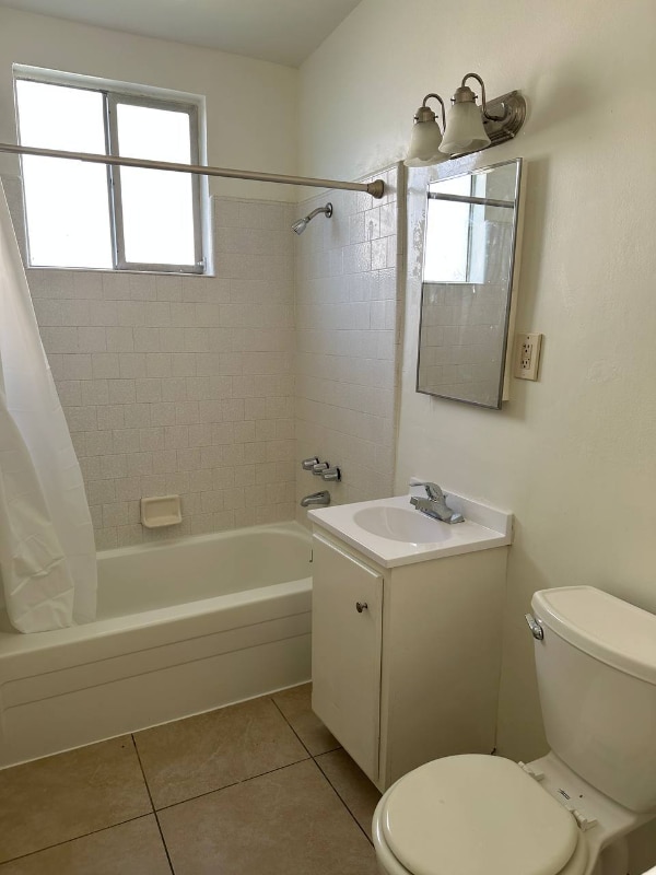 Building Photo - 5154 Santa Ana St