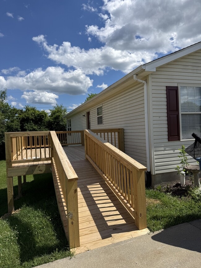 Building Photo - 108 Hunter Ridge Dr