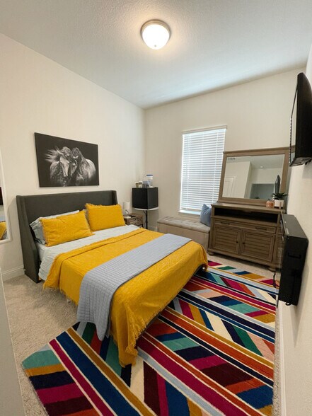 Building Photo - 5513 Traveller Dr