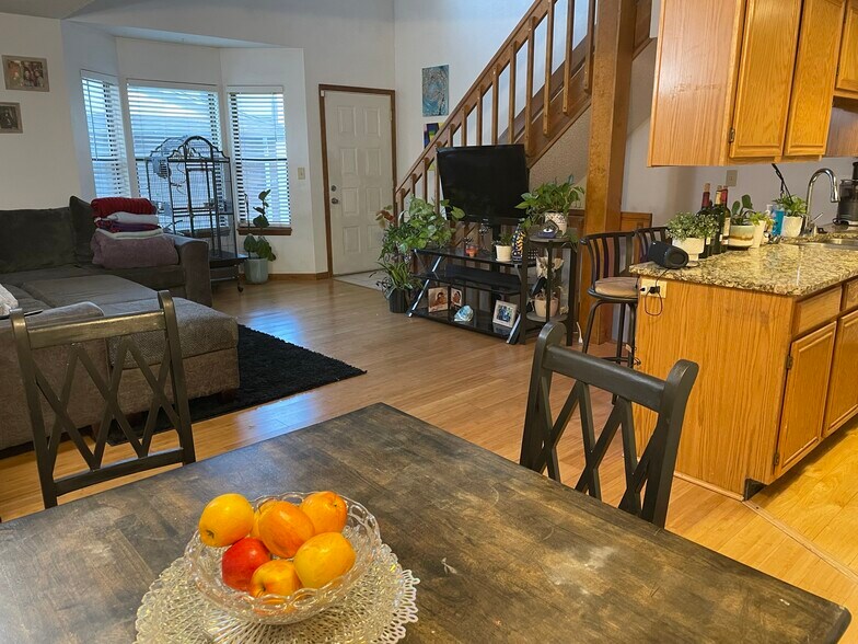 Building Photo - 1760 S Ammons St