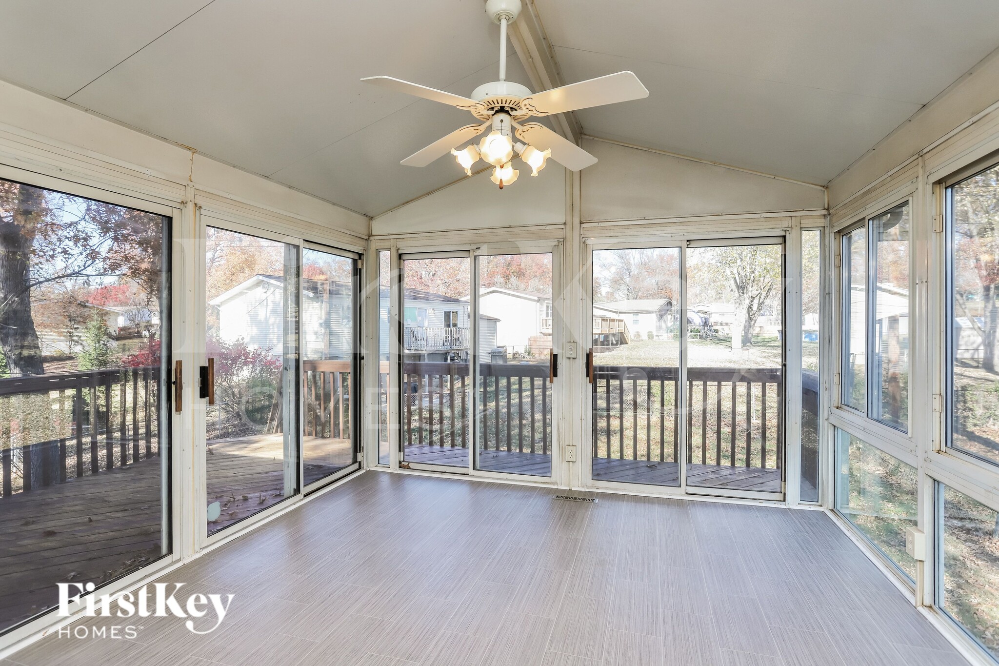 Building Photo - 105 Roland Ave