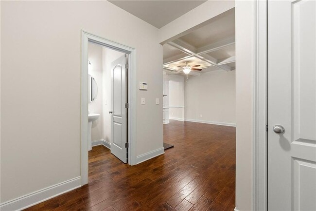 Building Photo - 2462 Whiteoak Run