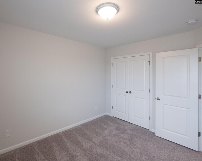 Building Photo - 921 S Desert Orch Ln