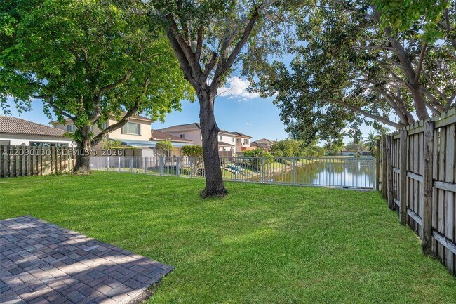 Building Photo - 16350 SW 50th Terrace