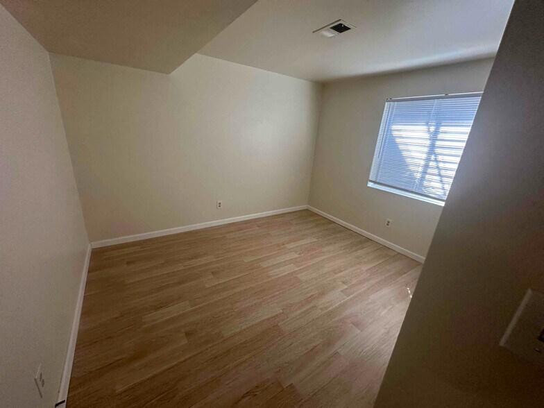 Building Photo - 5384 S Prescott St