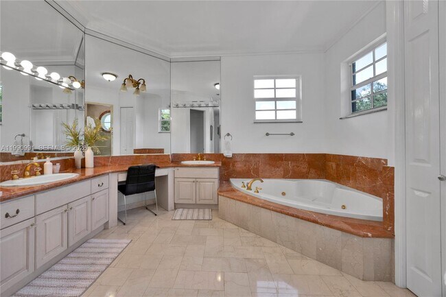 Building Photo - 6200 Granada Blvd