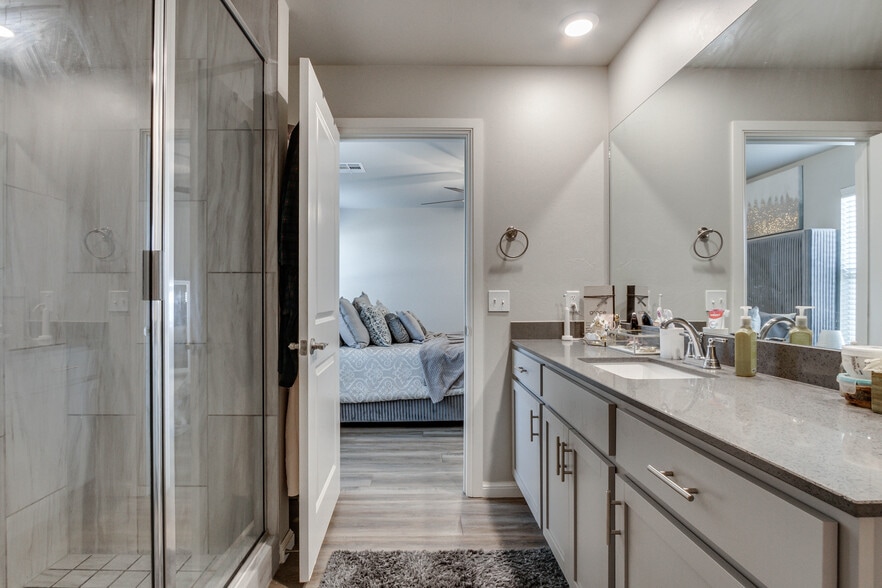 Building Photo - 2641 Cedar Tree Rd