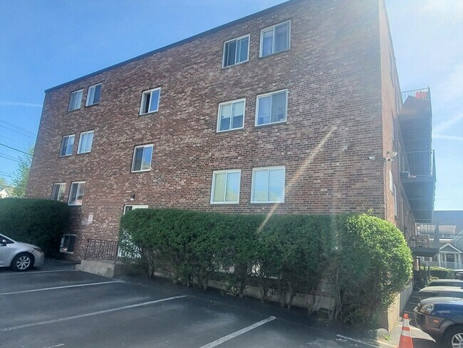 Building Photo - 10 Copeland St