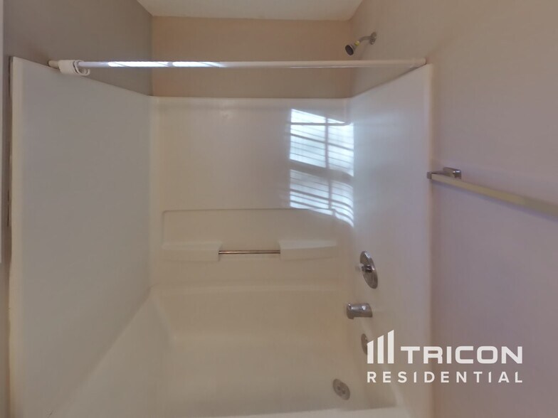 Building Photo - 4134 Northwind Dr
