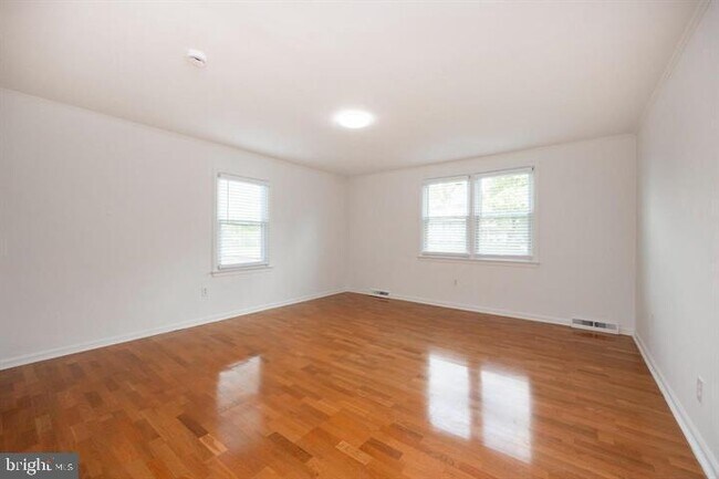 Building Photo - 1226 Fleetwood Rd