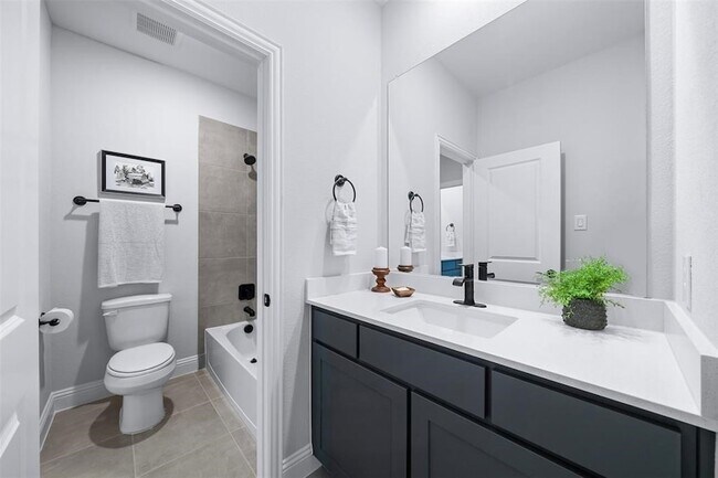 Building Photo - 1173 Rochester Pl