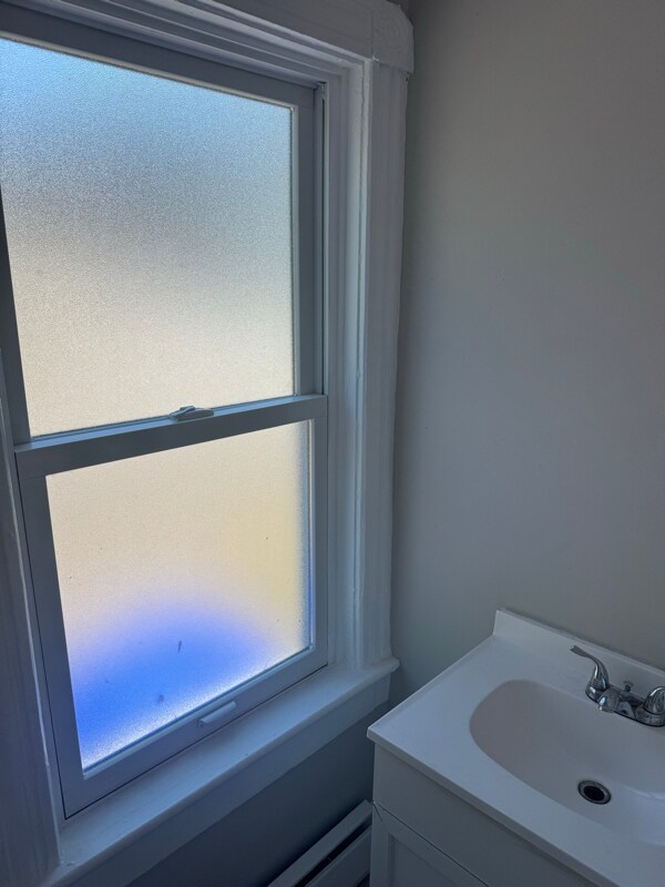 Building Photo - 15 School St