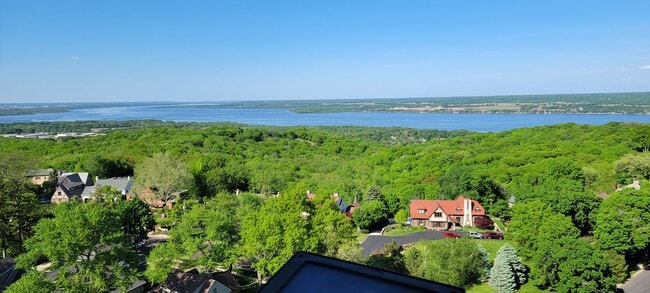 Peoria Heights overlooking IL River - 5205 N Montclair Ave