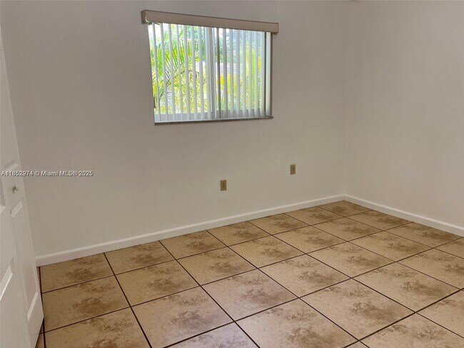 Building Photo - 432 NW 23rd Pl