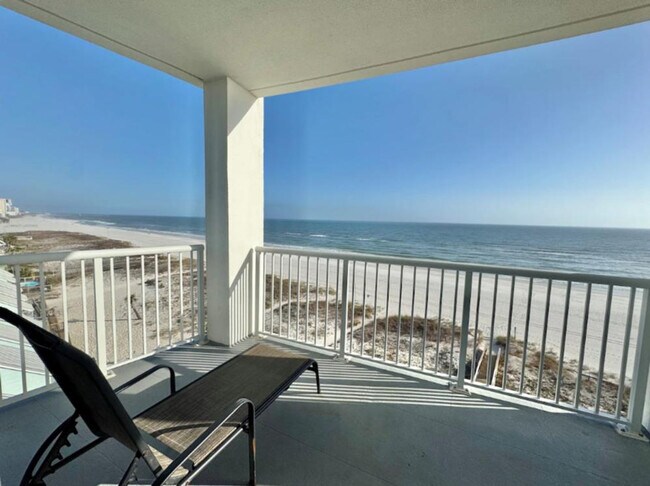 Building Photo - 521 W Beach Blvd