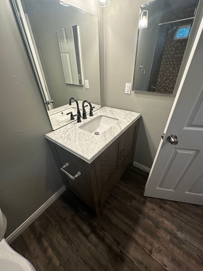 Building Photo - Charming 3 Bedroom 2 bathroom back house in the heart of San Diego's most desirable neighborhoods!