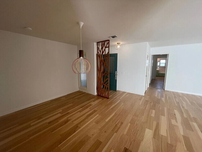 Building Photo - Beautiful 55+ home in the Seven Oaks Community!