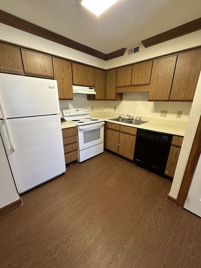 Building Photo - 1 Bedroom 1 Bathroom Condo!