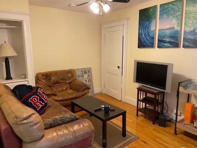 Building Photo - 220 Hanover St