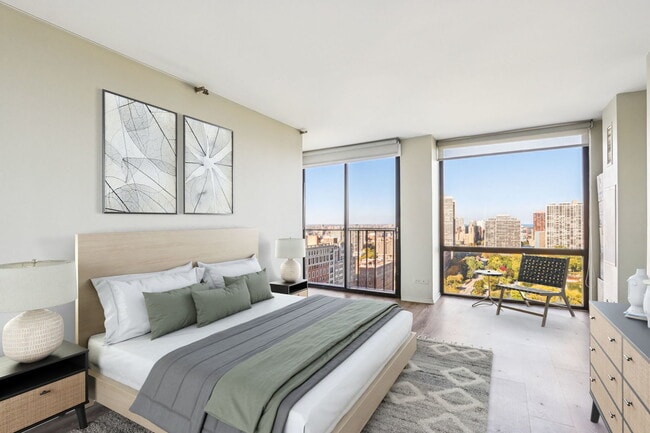 Building Photo - 345 W Fullerton Pkwy