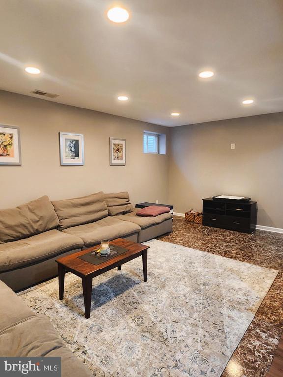 Building Photo - 12607 English Orchard Ct