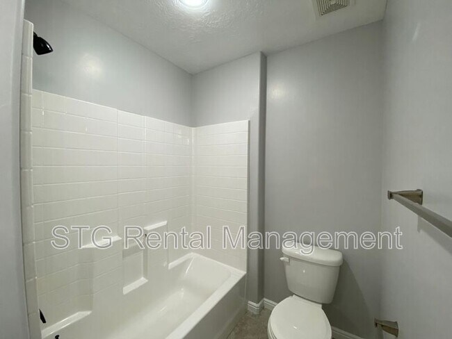 Building Photo - 290 W Buena Vista