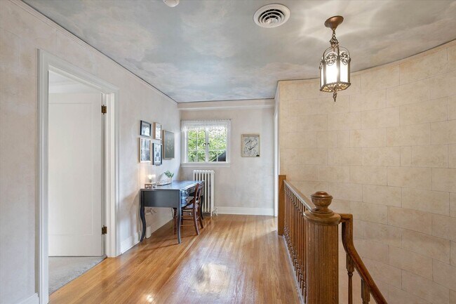Building Photo - "Luxurious 5-Bedroom Spokane Retreat with Pool, Guest Suite, and Stunning Finishes!"